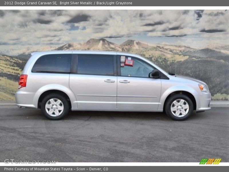 Bright Silver Metallic / Black/Light Graystone 2012 Dodge Grand Caravan SE