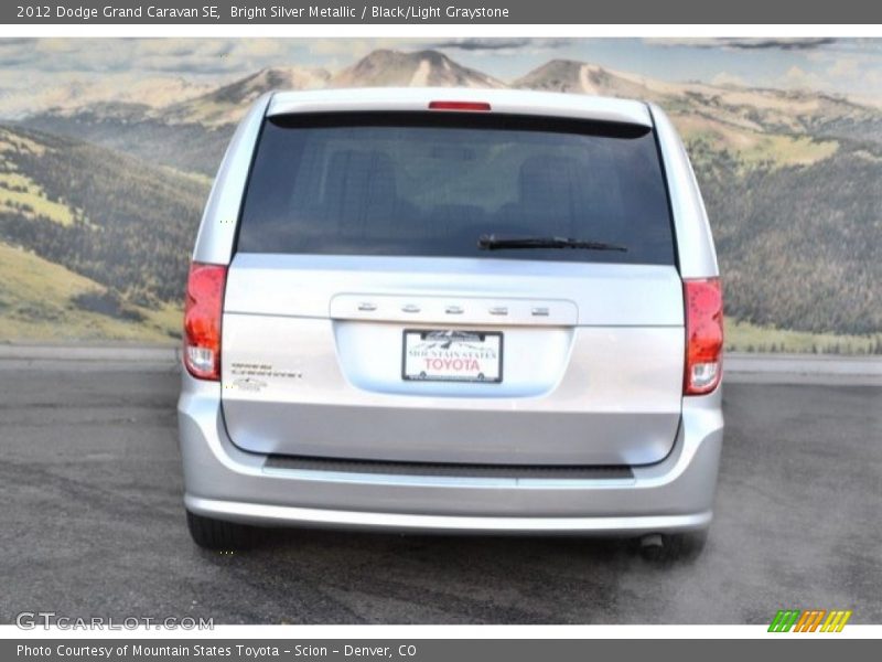 Bright Silver Metallic / Black/Light Graystone 2012 Dodge Grand Caravan SE