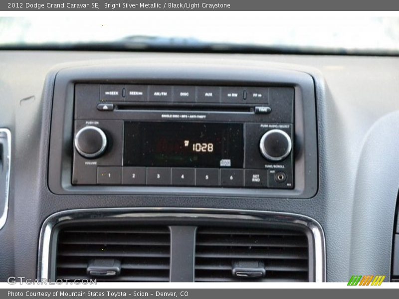 Bright Silver Metallic / Black/Light Graystone 2012 Dodge Grand Caravan SE