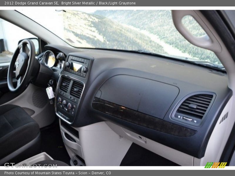 Bright Silver Metallic / Black/Light Graystone 2012 Dodge Grand Caravan SE