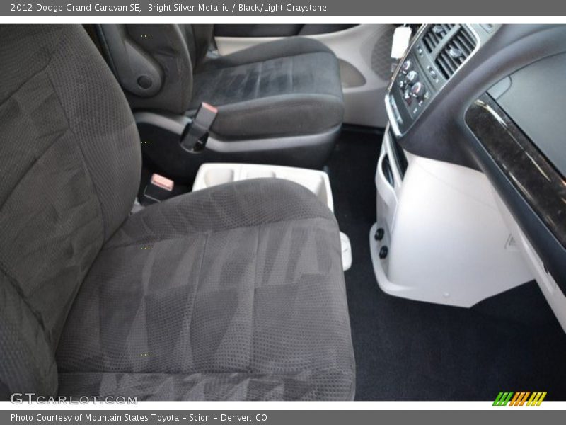 Bright Silver Metallic / Black/Light Graystone 2012 Dodge Grand Caravan SE