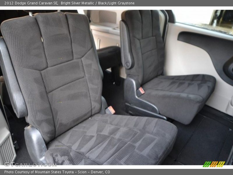 Bright Silver Metallic / Black/Light Graystone 2012 Dodge Grand Caravan SE