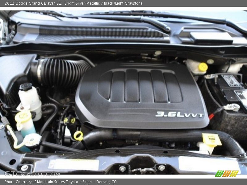 Bright Silver Metallic / Black/Light Graystone 2012 Dodge Grand Caravan SE