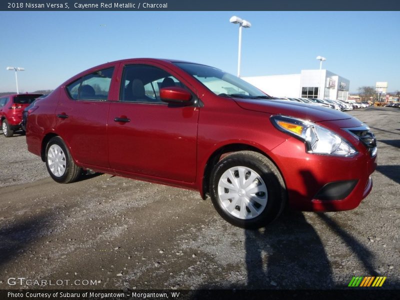 Cayenne Red Metallic / Charcoal 2018 Nissan Versa S