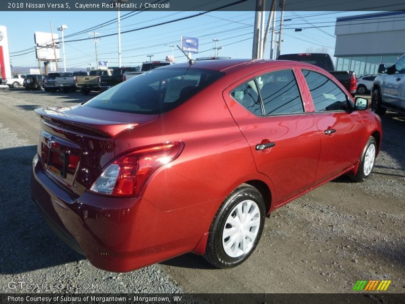Cayenne Red Metallic / Charcoal 2018 Nissan Versa S