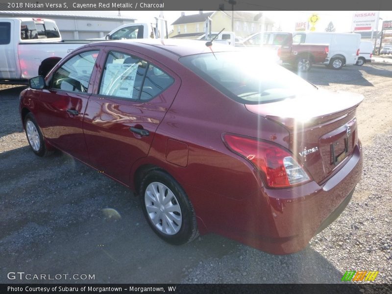 Cayenne Red Metallic / Charcoal 2018 Nissan Versa S