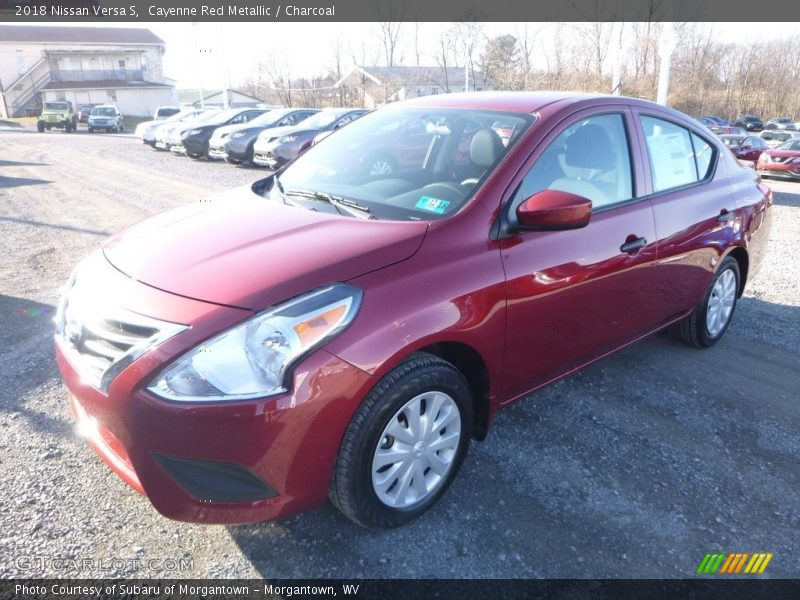Cayenne Red Metallic / Charcoal 2018 Nissan Versa S