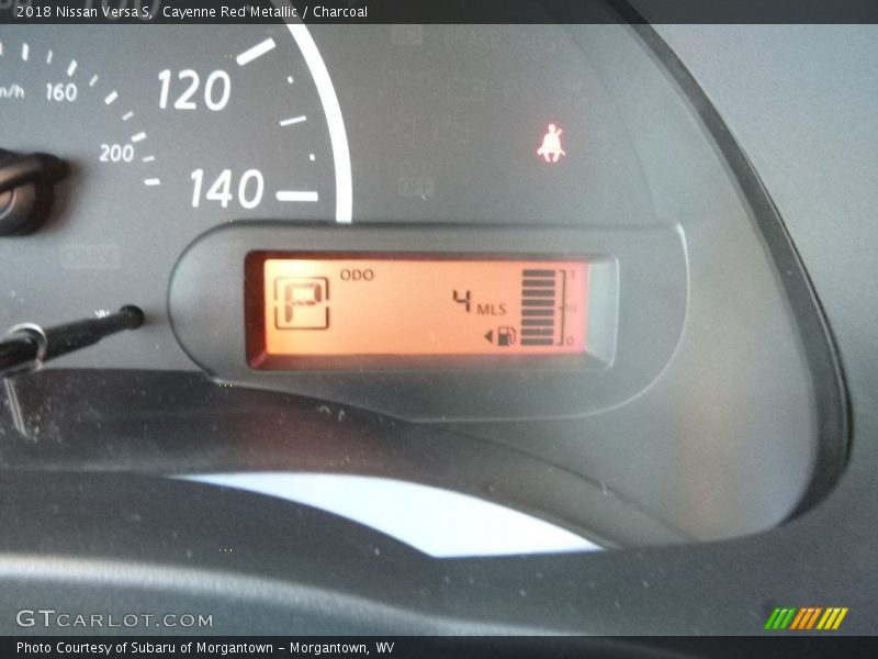 Cayenne Red Metallic / Charcoal 2018 Nissan Versa S