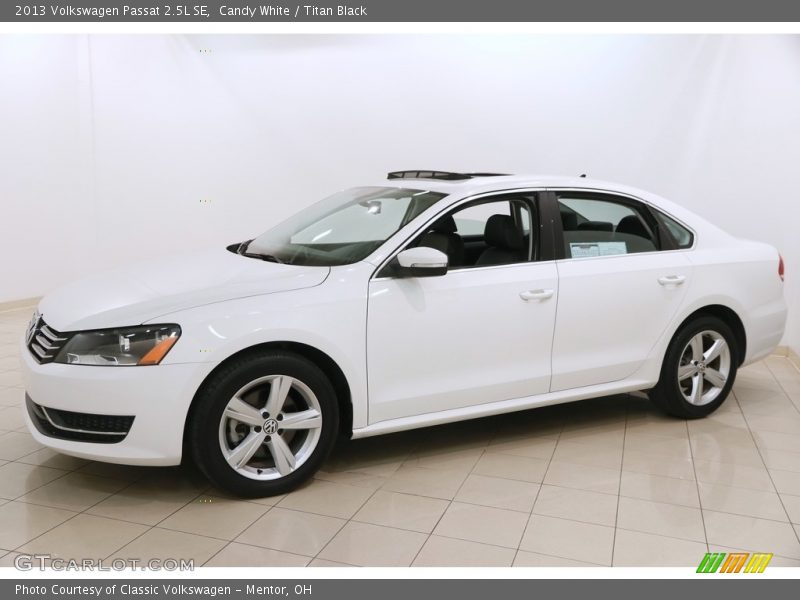 Candy White / Titan Black 2013 Volkswagen Passat 2.5L SE