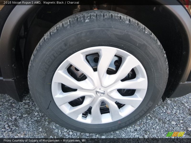 Magnetic Black / Charcoal 2018 Nissan Rogue S AWD