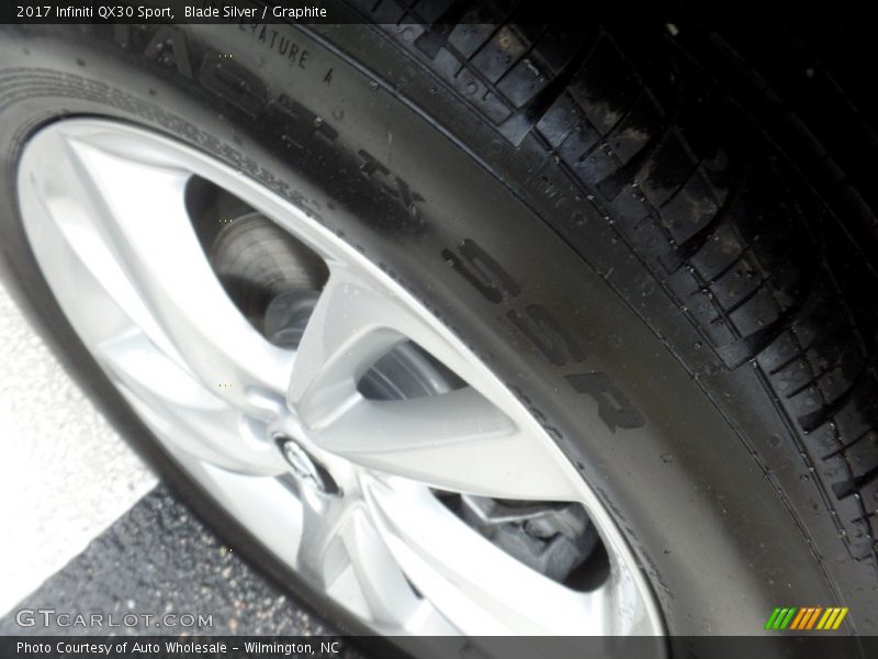 Blade Silver / Graphite 2017 Infiniti QX30 Sport