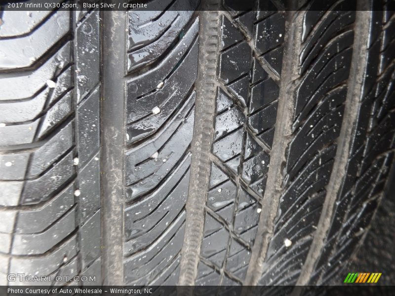 Blade Silver / Graphite 2017 Infiniti QX30 Sport