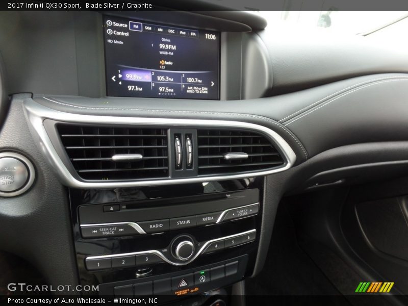 Blade Silver / Graphite 2017 Infiniti QX30 Sport