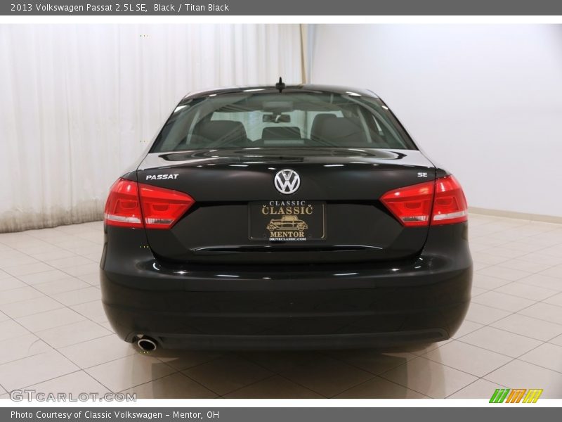 Black / Titan Black 2013 Volkswagen Passat 2.5L SE