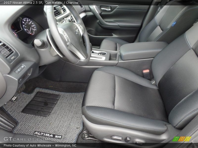 Gun Metallic / Charcoal 2017 Nissan Altima 2.5 SR