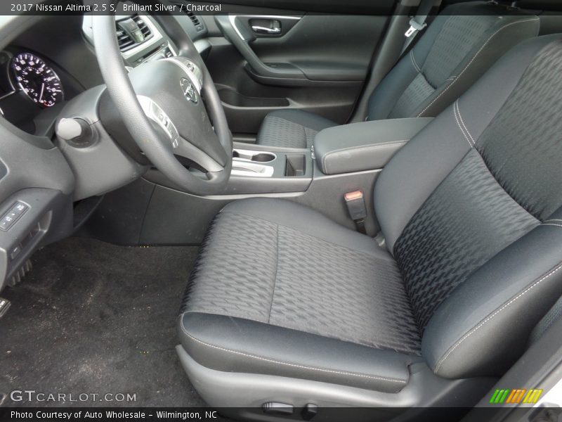Brilliant Silver / Charcoal 2017 Nissan Altima 2.5 S