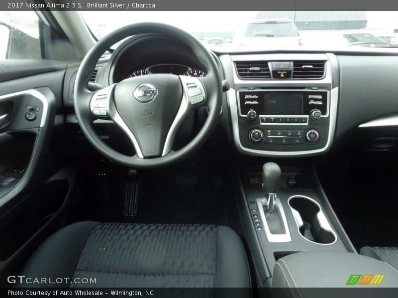 Brilliant Silver / Charcoal 2017 Nissan Altima 2.5 S