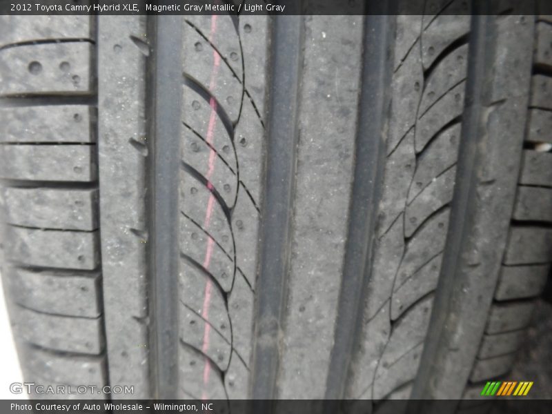 Magnetic Gray Metallic / Light Gray 2012 Toyota Camry Hybrid XLE
