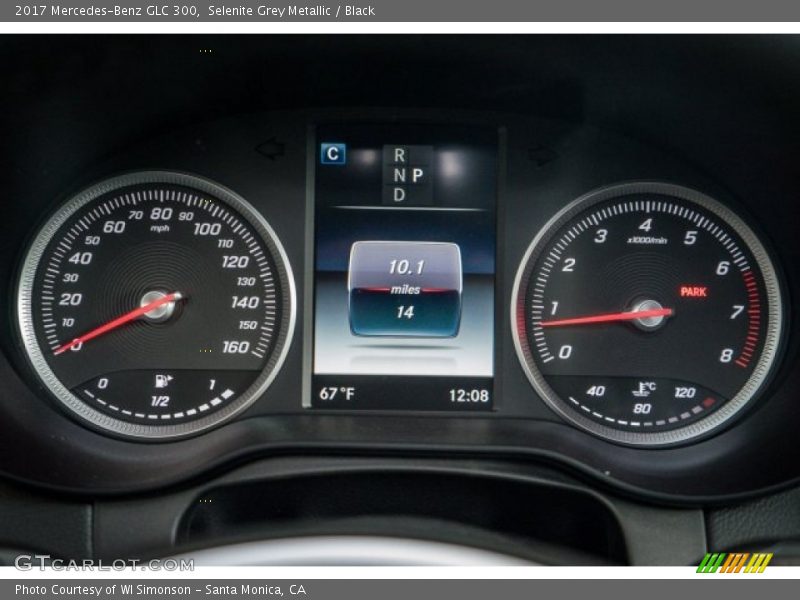 Selenite Grey Metallic / Black 2017 Mercedes-Benz GLC 300
