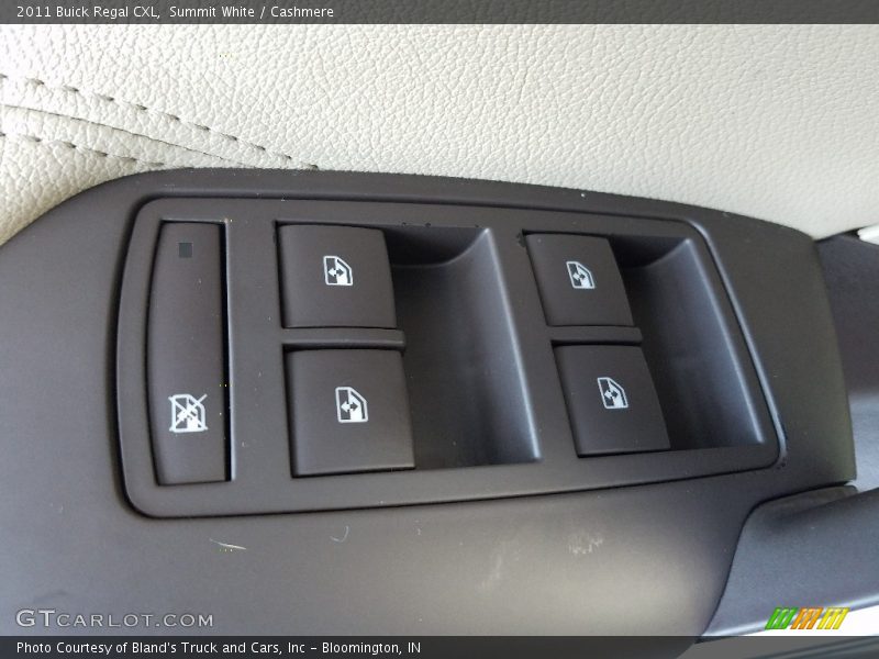 Summit White / Cashmere 2011 Buick Regal CXL