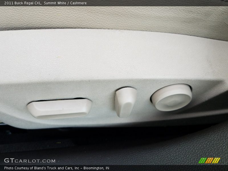 Summit White / Cashmere 2011 Buick Regal CXL