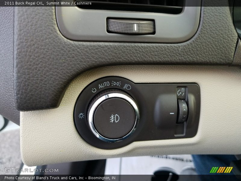Summit White / Cashmere 2011 Buick Regal CXL