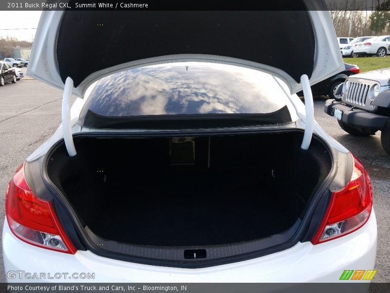 Summit White / Cashmere 2011 Buick Regal CXL