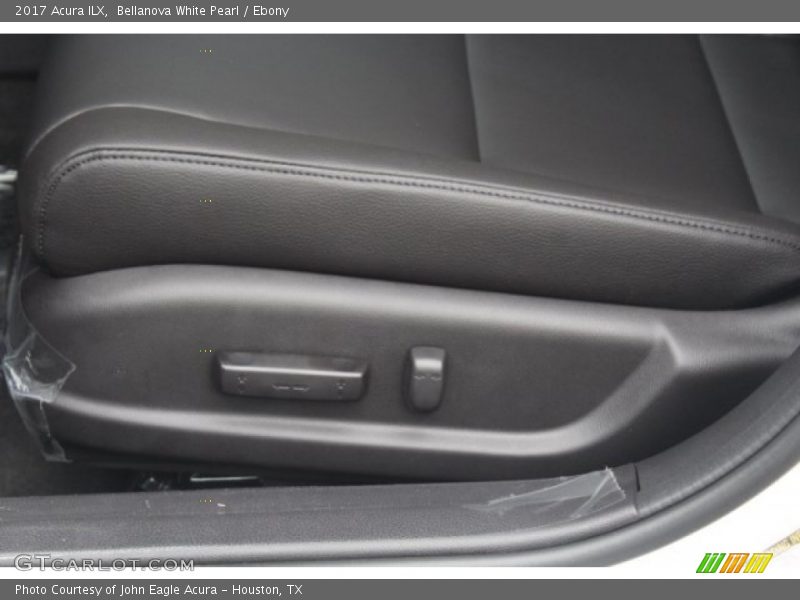 Bellanova White Pearl / Ebony 2017 Acura ILX
