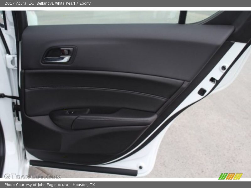 Bellanova White Pearl / Ebony 2017 Acura ILX