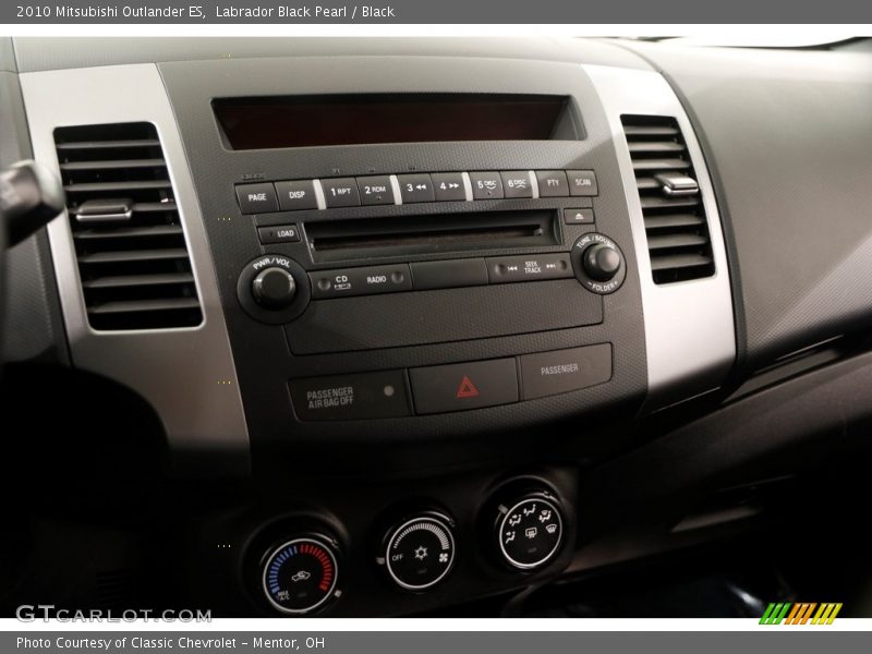 Labrador Black Pearl / Black 2010 Mitsubishi Outlander ES