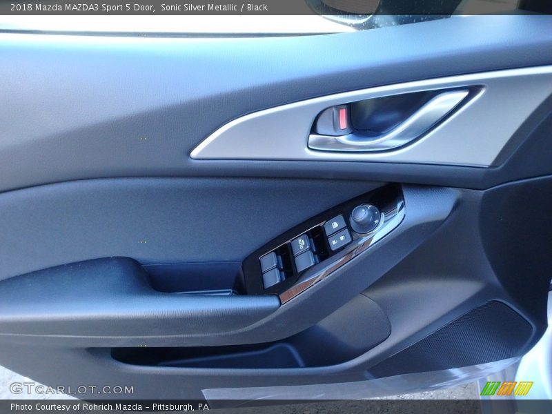 Sonic Silver Metallic / Black 2018 Mazda MAZDA3 Sport 5 Door