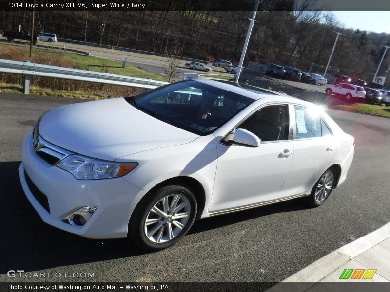 Super White / Ivory 2014 Toyota Camry XLE V6