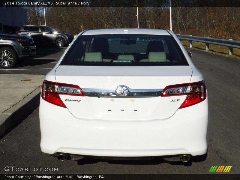 Super White / Ivory 2014 Toyota Camry XLE V6