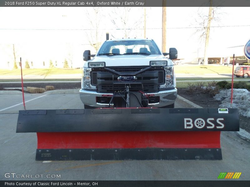 Oxford White / Earth Gray 2018 Ford F250 Super Duty XL Regular Cab 4x4