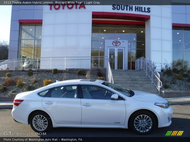 Blizzard White Pearl / Light Gray 2013 Toyota Avalon Hybrid Limited