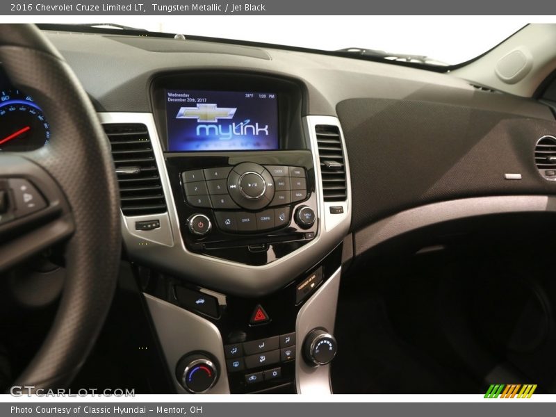 Tungsten Metallic / Jet Black 2016 Chevrolet Cruze Limited LT