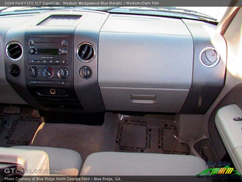 Medium Wedgewood Blue Metallic / Medium/Dark Flint 2004 Ford F150 XLT SuperCab