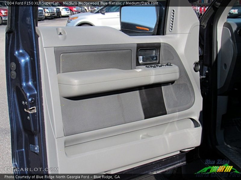 Medium Wedgewood Blue Metallic / Medium/Dark Flint 2004 Ford F150 XLT SuperCab
