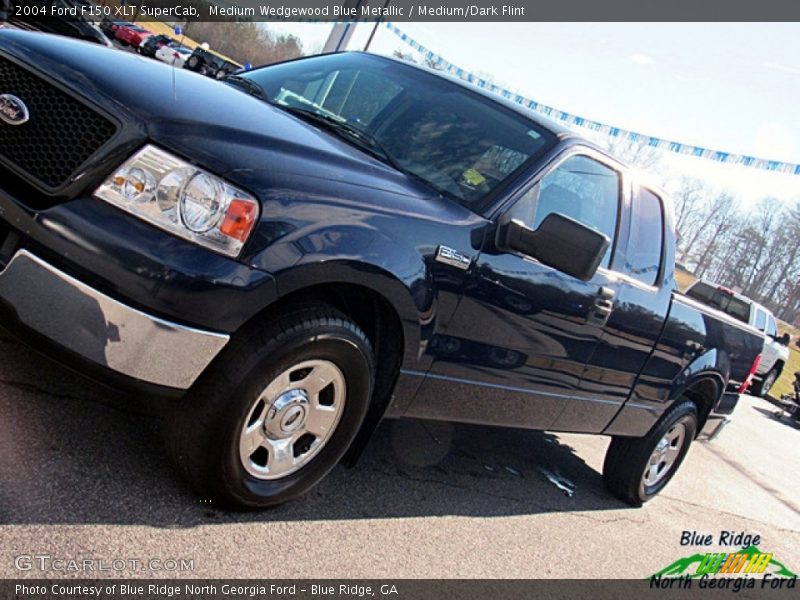 Medium Wedgewood Blue Metallic / Medium/Dark Flint 2004 Ford F150 XLT SuperCab