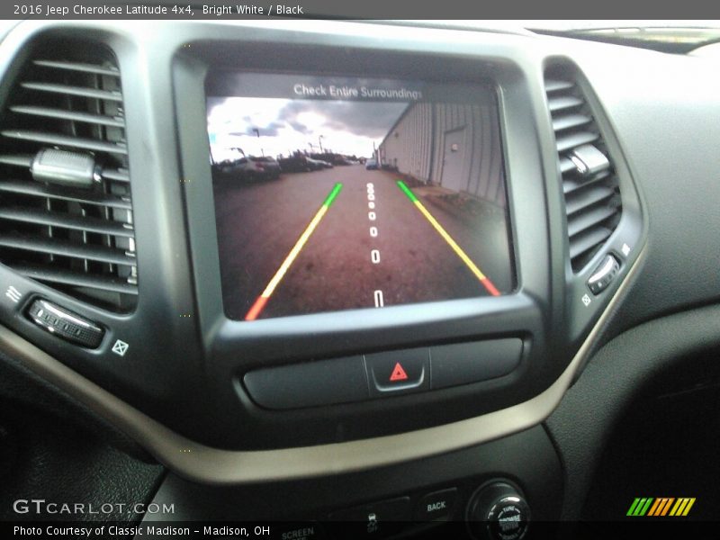 Bright White / Black 2016 Jeep Cherokee Latitude 4x4
