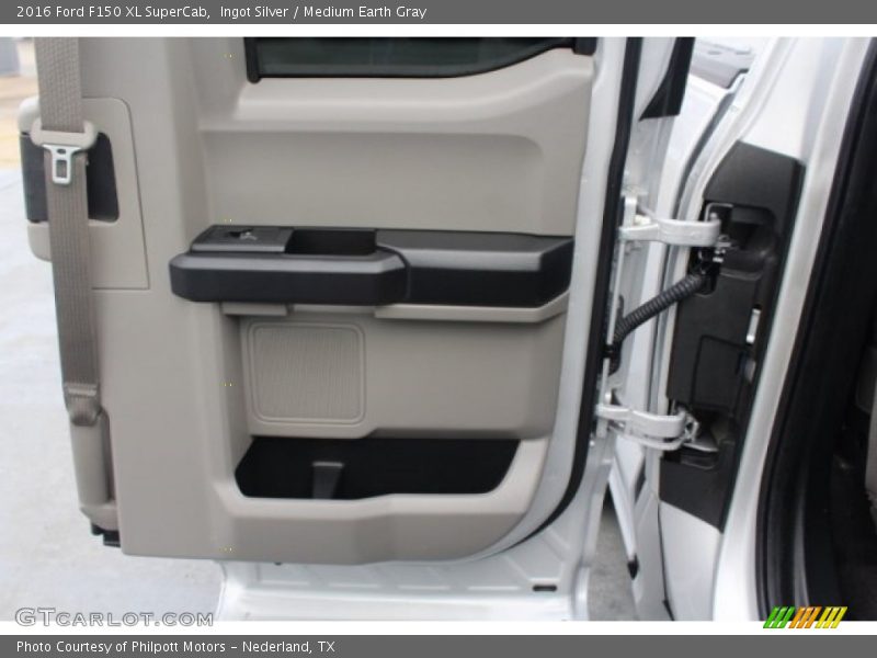 Ingot Silver / Medium Earth Gray 2016 Ford F150 XL SuperCab