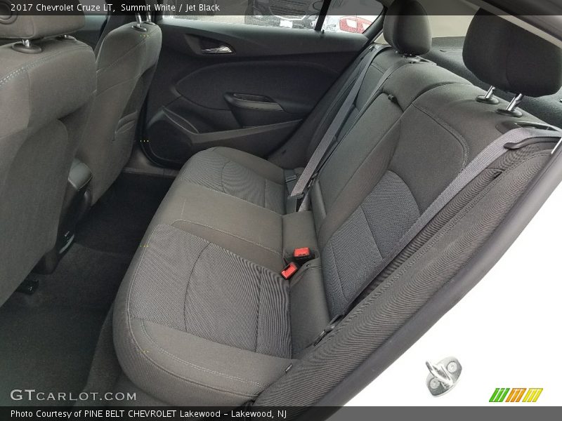 Summit White / Jet Black 2017 Chevrolet Cruze LT