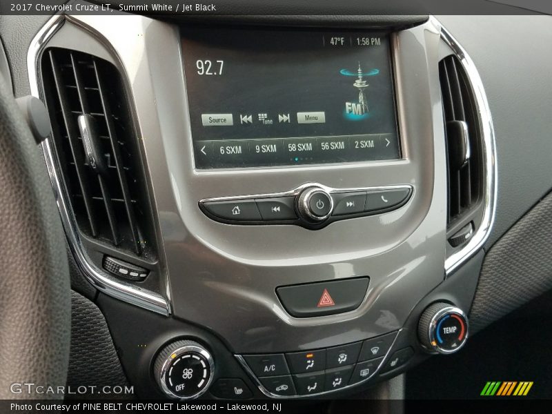 Summit White / Jet Black 2017 Chevrolet Cruze LT