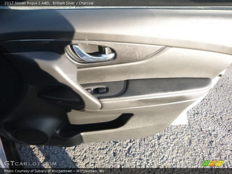 Brilliant Silver / Charcoal 2017 Nissan Rogue S AWD