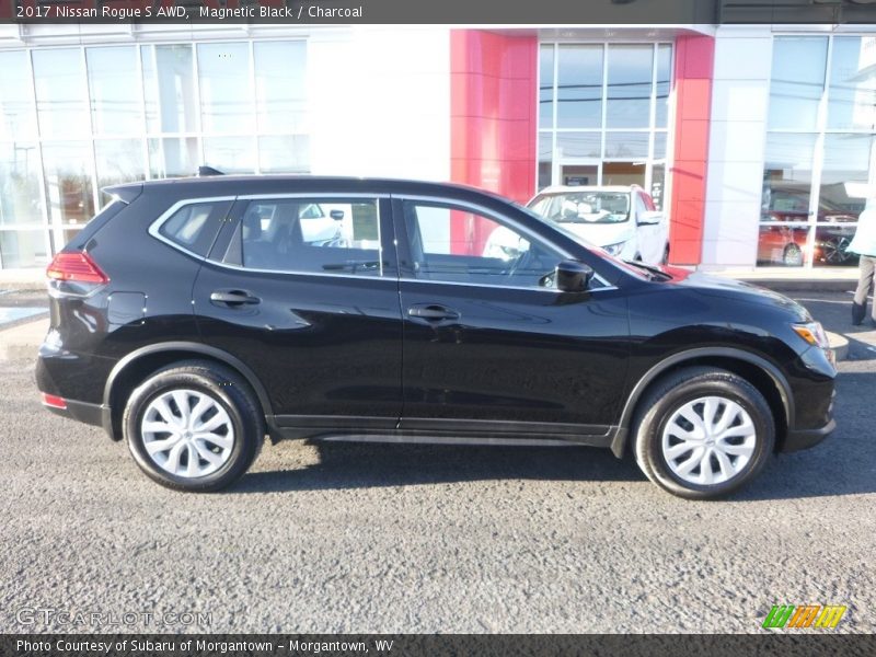 Magnetic Black / Charcoal 2017 Nissan Rogue S AWD