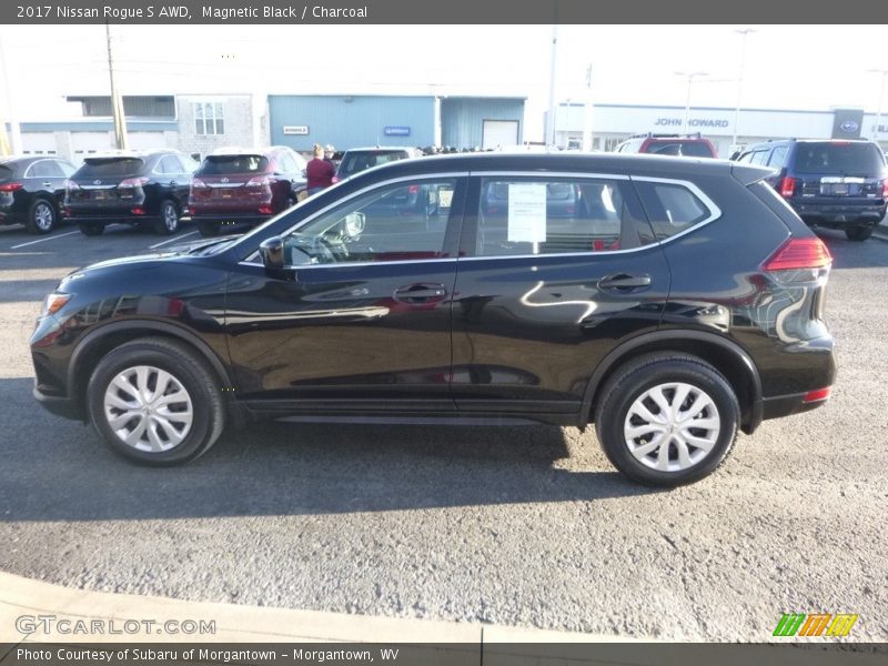Magnetic Black / Charcoal 2017 Nissan Rogue S AWD
