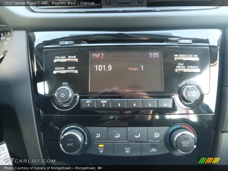 Magnetic Black / Charcoal 2017 Nissan Rogue S AWD