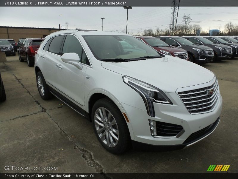 Front 3/4 View of 2018 XT5 Platinum AWD