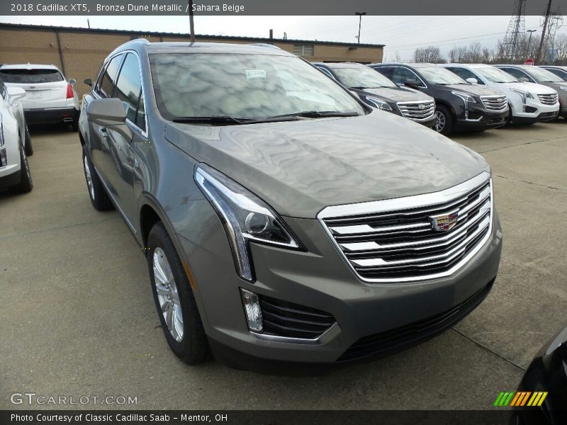 Front 3/4 View of 2018 XT5 