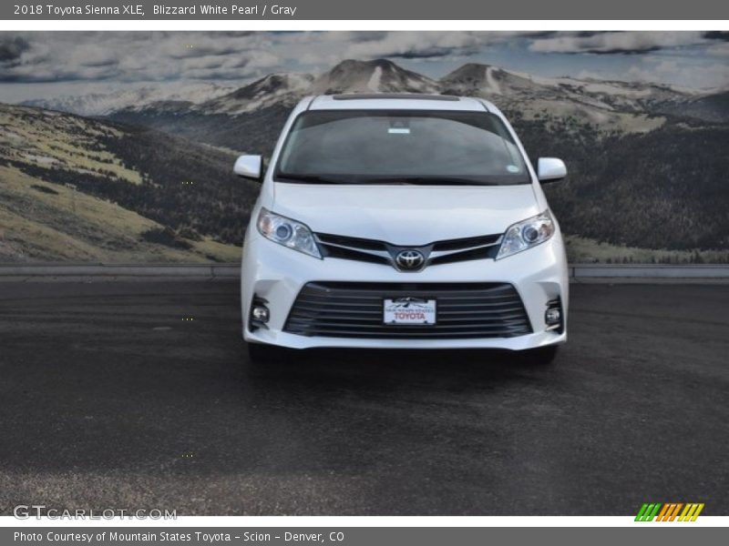Blizzard White Pearl / Gray 2018 Toyota Sienna XLE